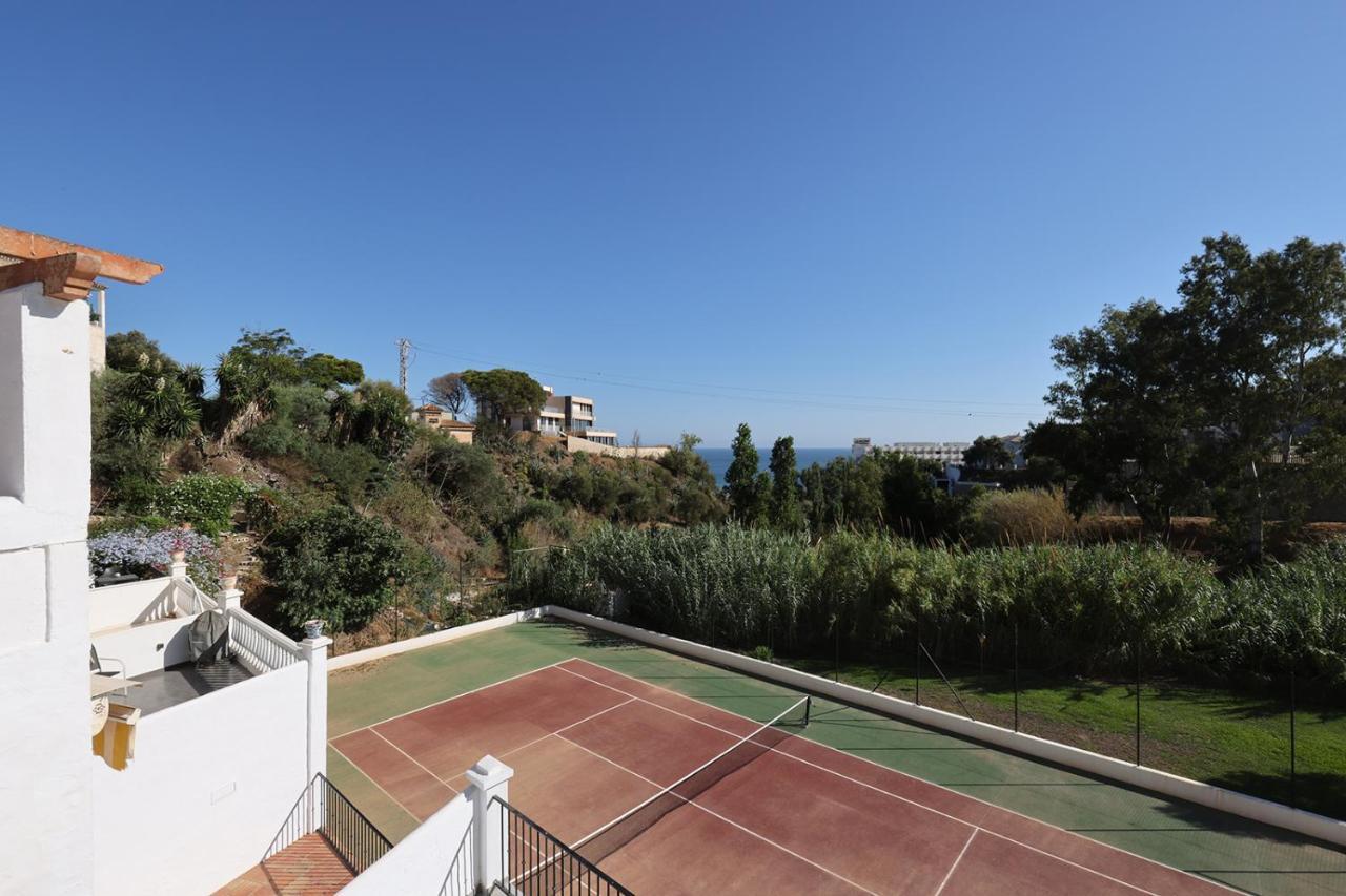 Quaint 2 Bedroom Townhouse With Pool Close To Sea! Benalmádena Eksteriør bilde