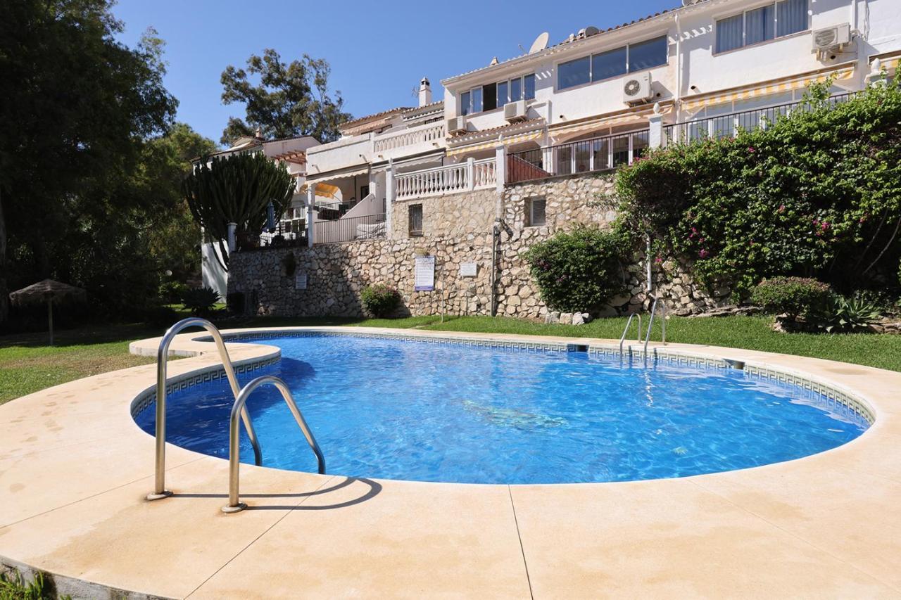 Quaint 2 Bedroom Townhouse With Pool Close To Sea! Benalmádena Eksteriør bilde