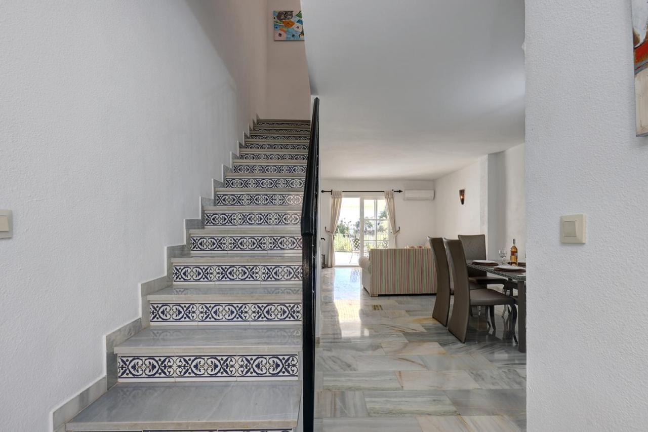 Quaint 2 Bedroom Townhouse With Pool Close To Sea! Benalmádena Eksteriør bilde