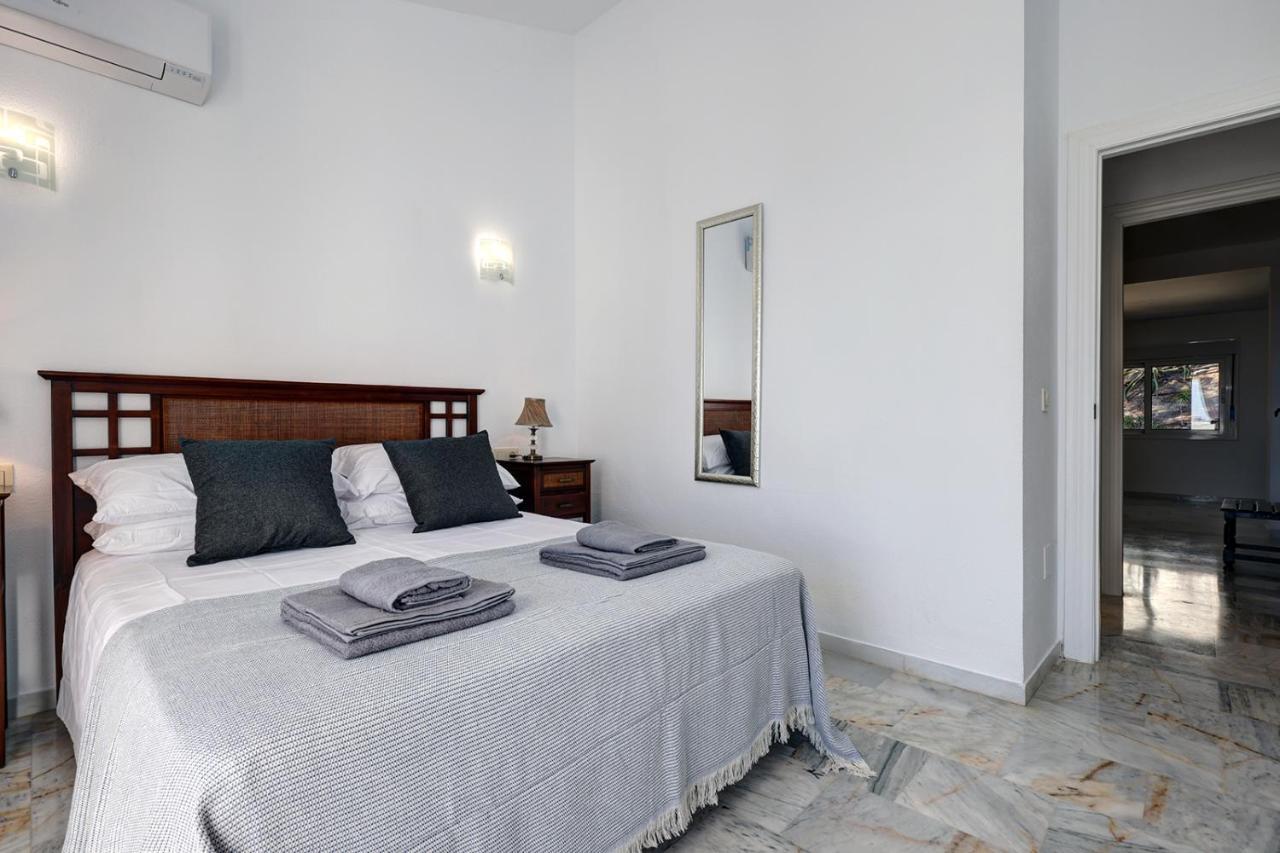 Quaint 2 Bedroom Townhouse With Pool Close To Sea! Benalmádena Eksteriør bilde