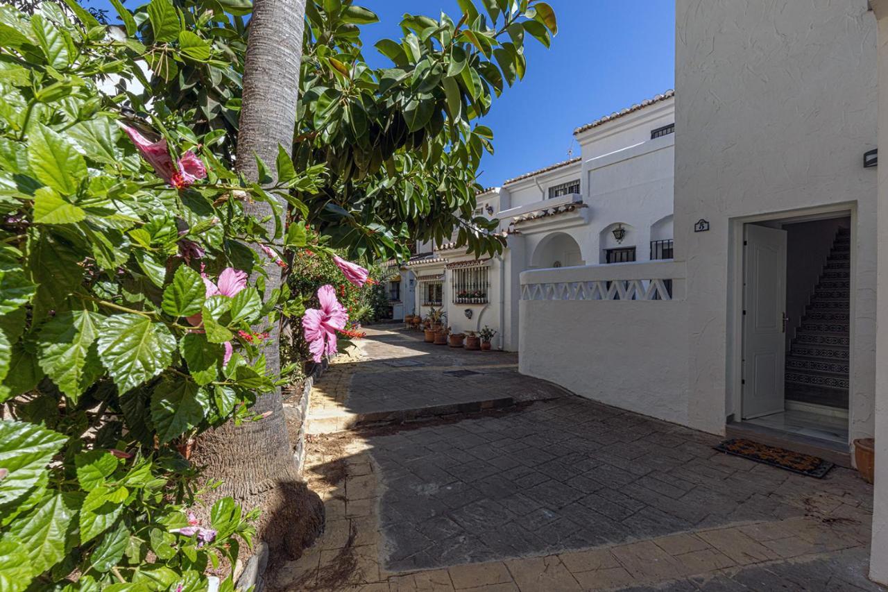 Quaint 2 Bedroom Townhouse With Pool Close To Sea! Benalmádena Eksteriør bilde