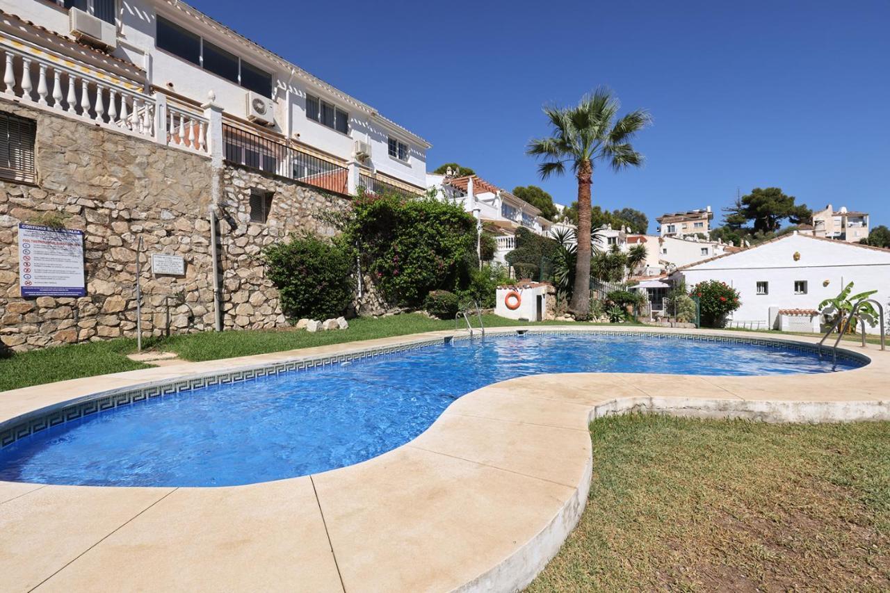 Quaint 2 Bedroom Townhouse With Pool Close To Sea! Benalmádena Eksteriør bilde